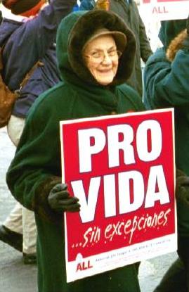 Woman with 'Pro Vida' sign